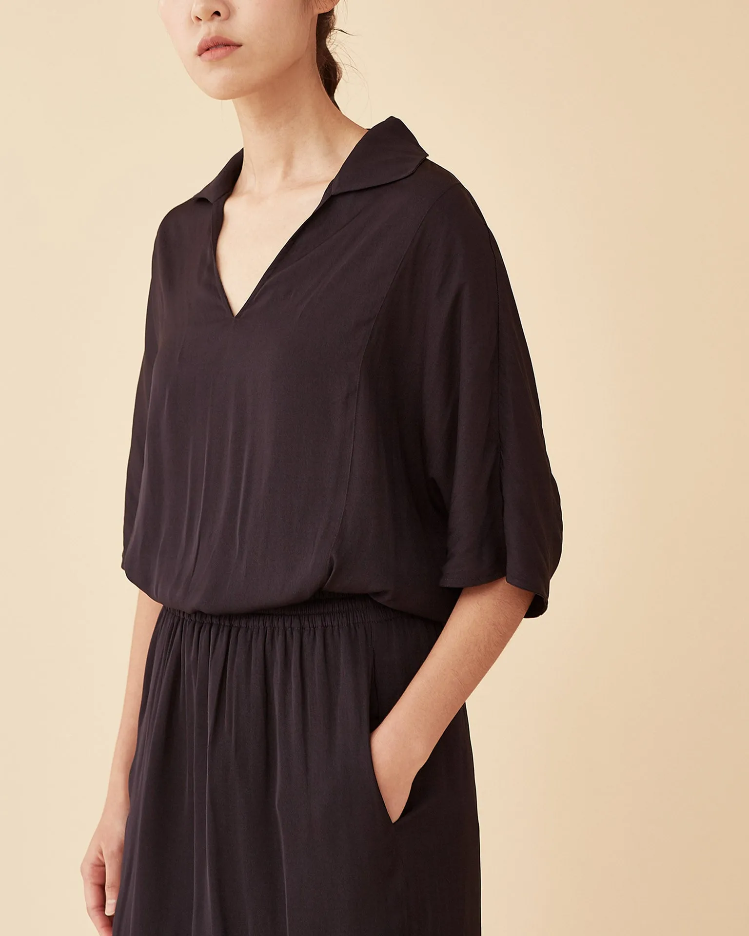 Classic Spread Collar Top / Navy