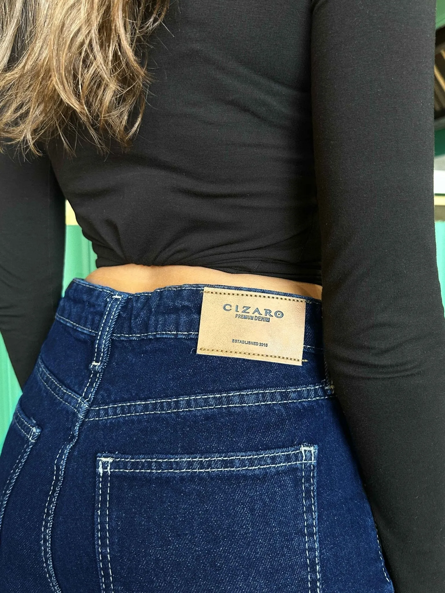 Cropped Wide Leg - Navy Blue Wash Jeans.