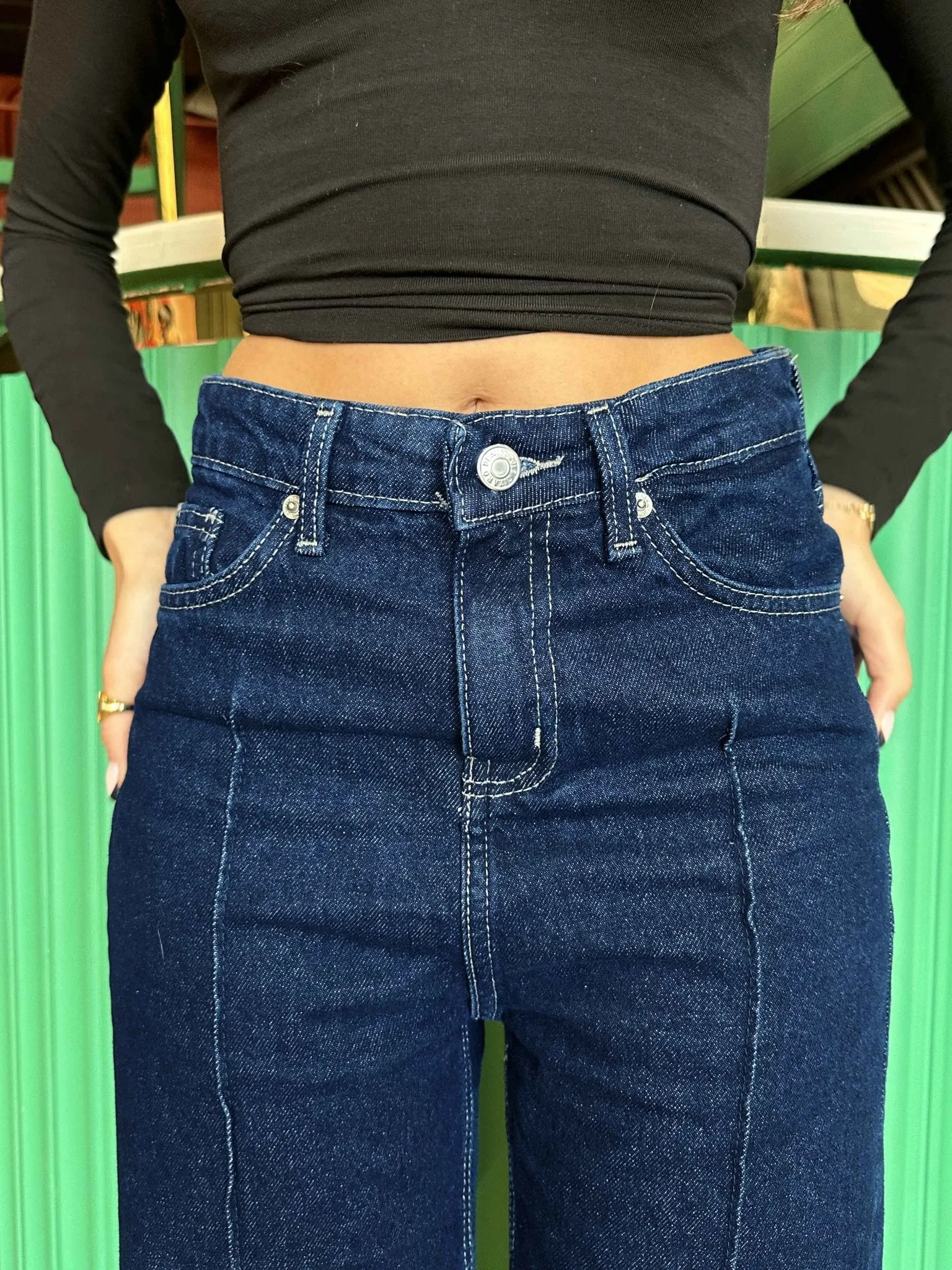 Cropped Wide Leg - Navy Blue Wash Jeans.