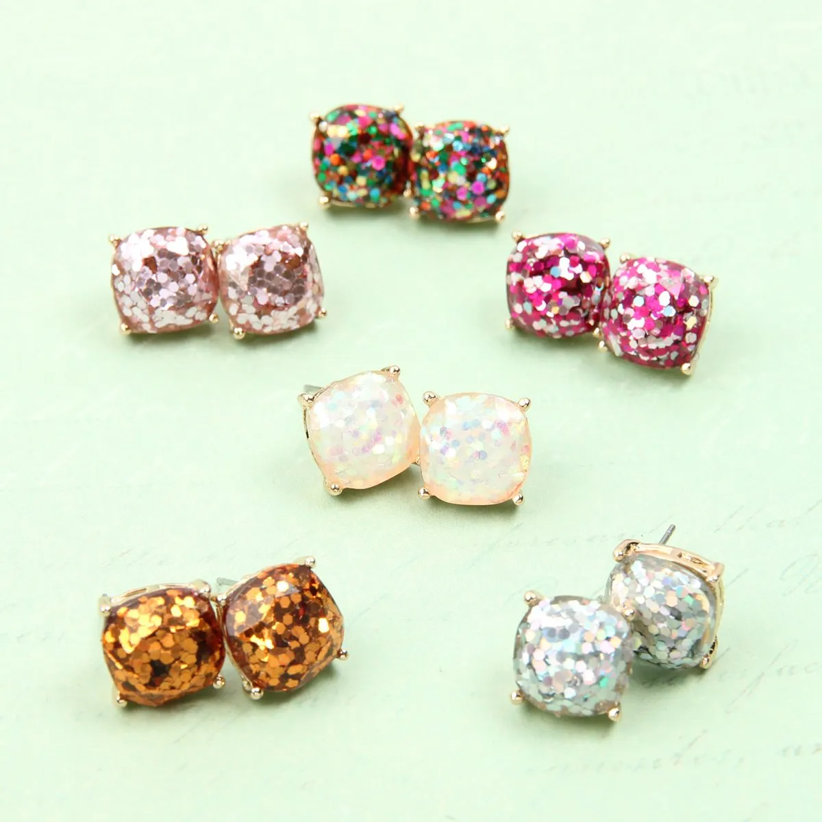 Hde2565 - Cushion Cut Glitter Earrings